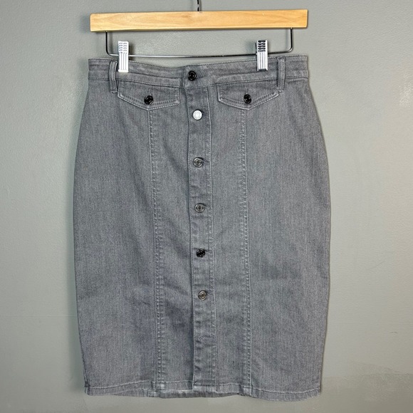 Banana Republic Denim Skirt Size 6 Gray Pencil Button Front Retro Preppy - Picture 9 of 10